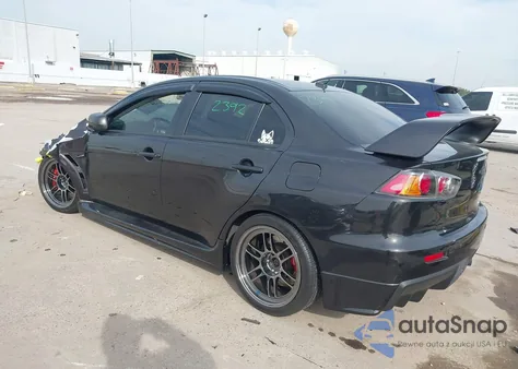2010 Mitsubishi Lancer Evolution Gsr z USA, uszkodzony, nr VIN JA32W8FV3AU008613